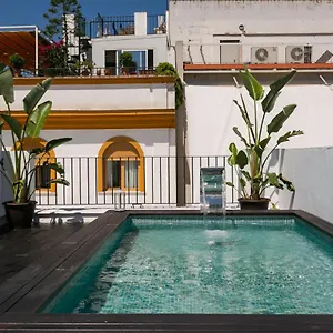 https://lujoso-apartamento-con-piscina-en-pleno-centro.es-andalucia.com